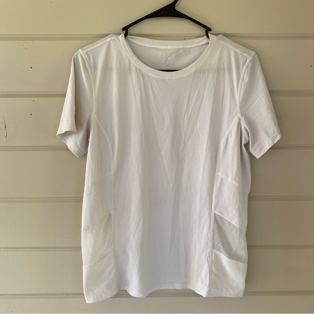 🛑SOLD🛑Lululemon Women's Athletic Short Sleeve Top White Size M/L Mesh